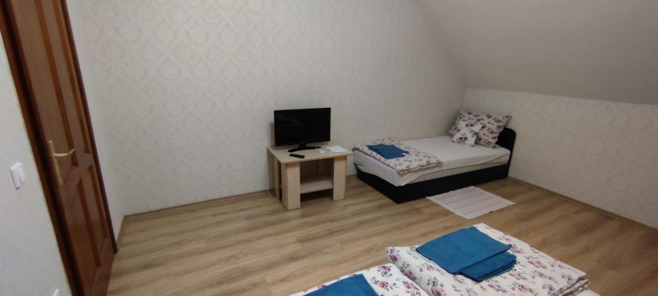 Village Garden Family Guest House Tiszakanyár Екстериор снимка
