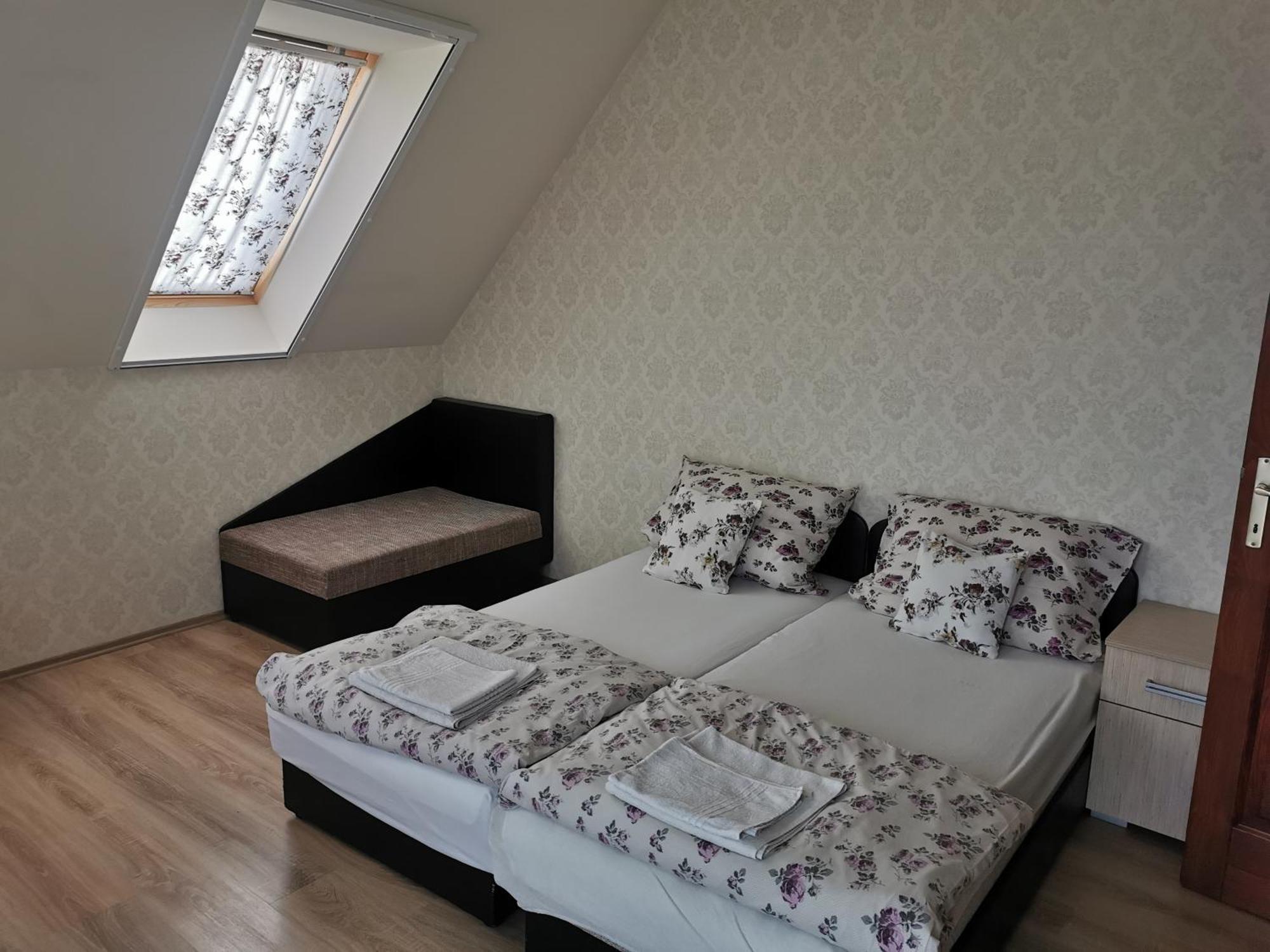 Village Garden Family Guest House Tiszakanyár Екстериор снимка