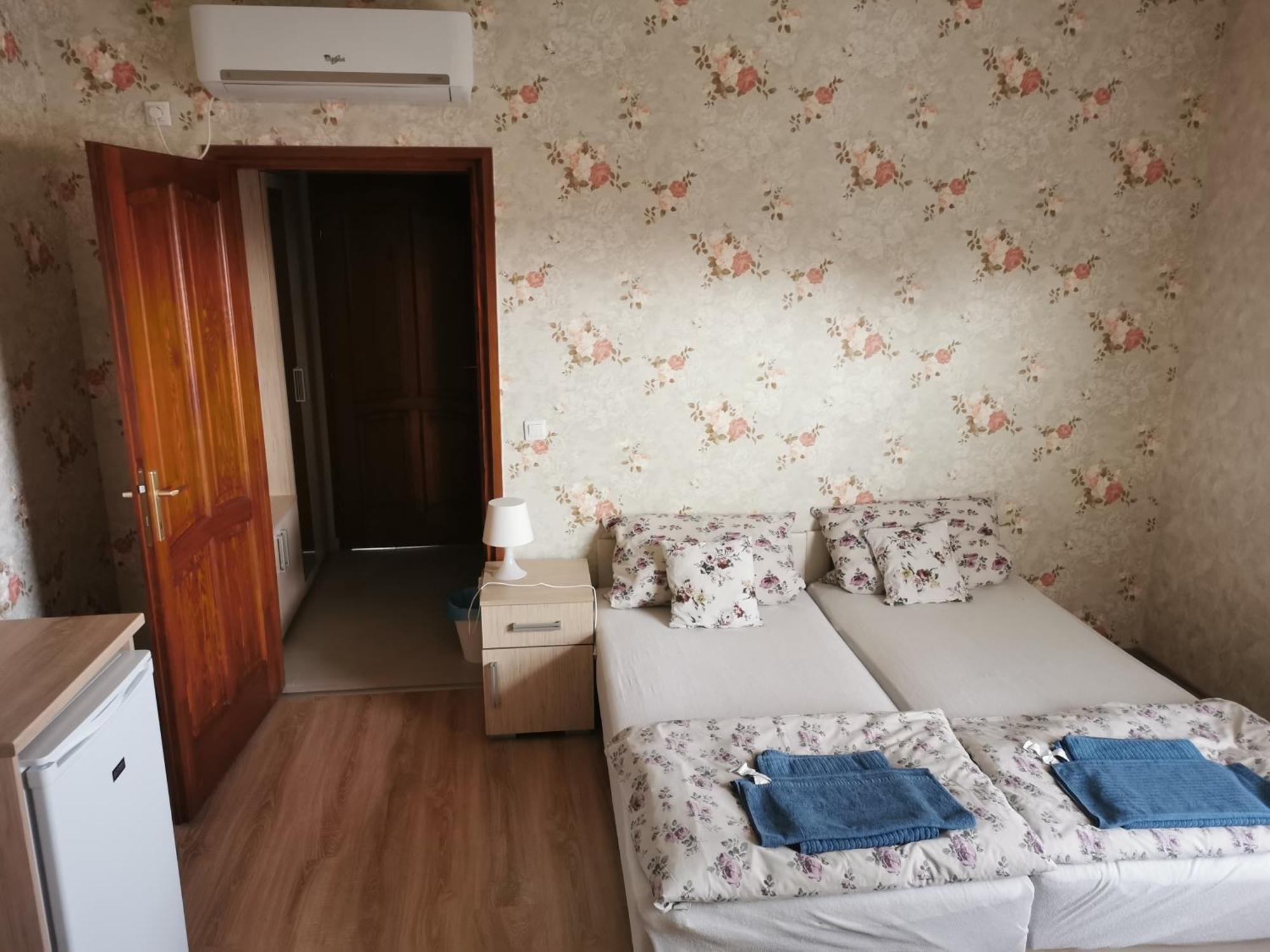 Village Garden Family Guest House Tiszakanyár Екстериор снимка